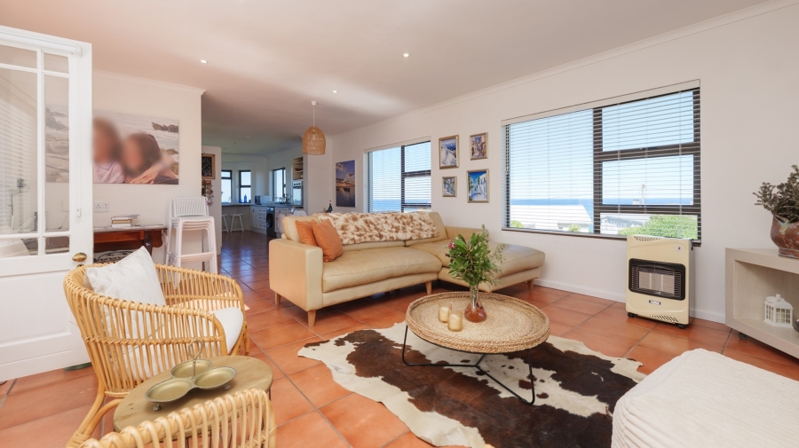 4 Bedroom Property for Sale in Oceanview Heights Western Cape